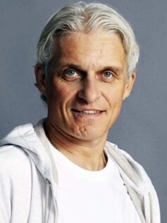 Олег Тиньков Олег Тиньков